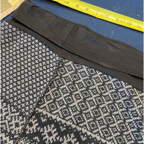 RECYCLED sweaters make this FUN & FLATTERING skirt! ♻️ see pic for all the deets - Picture 8 of 13